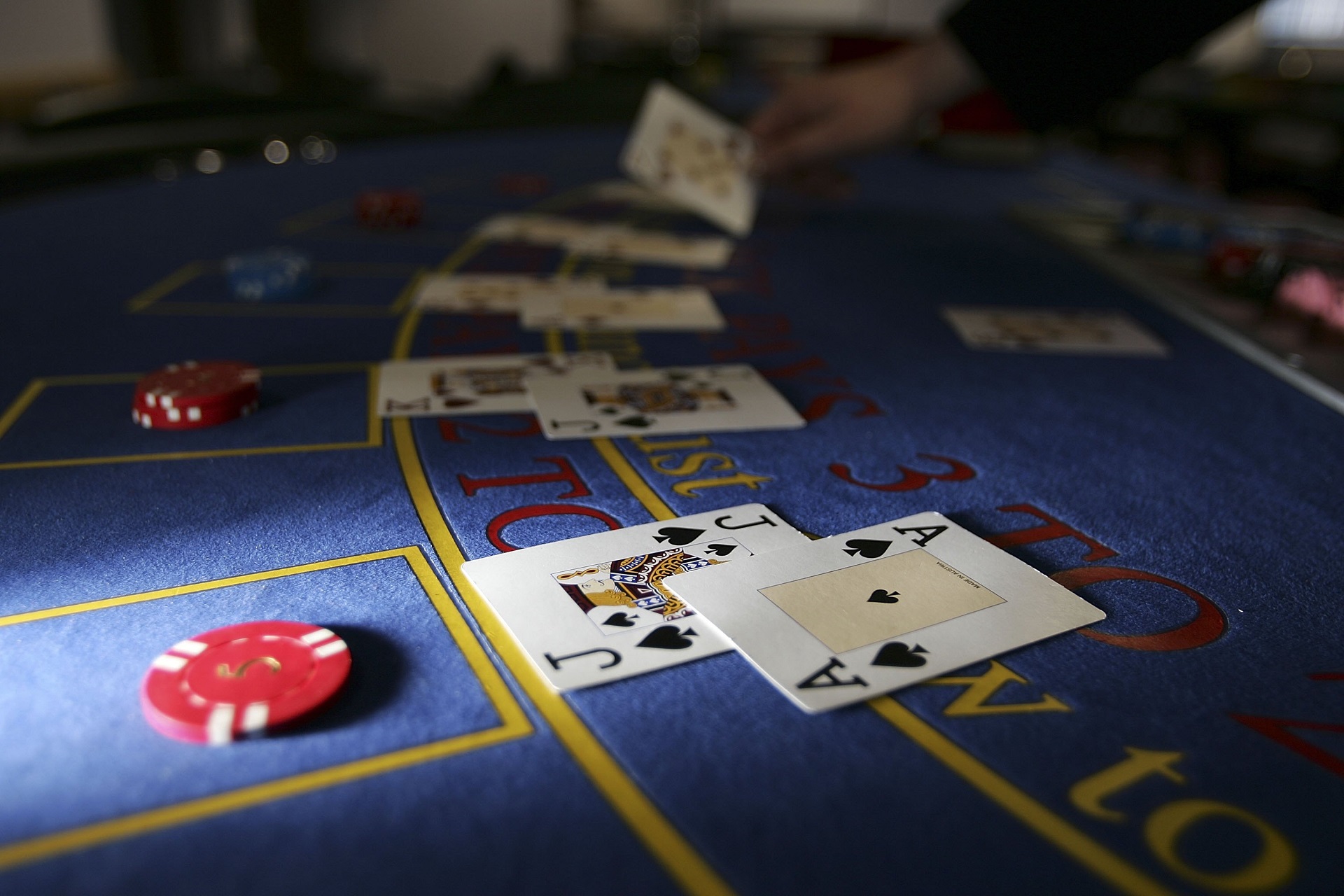 Tips To Know To Play Table Games